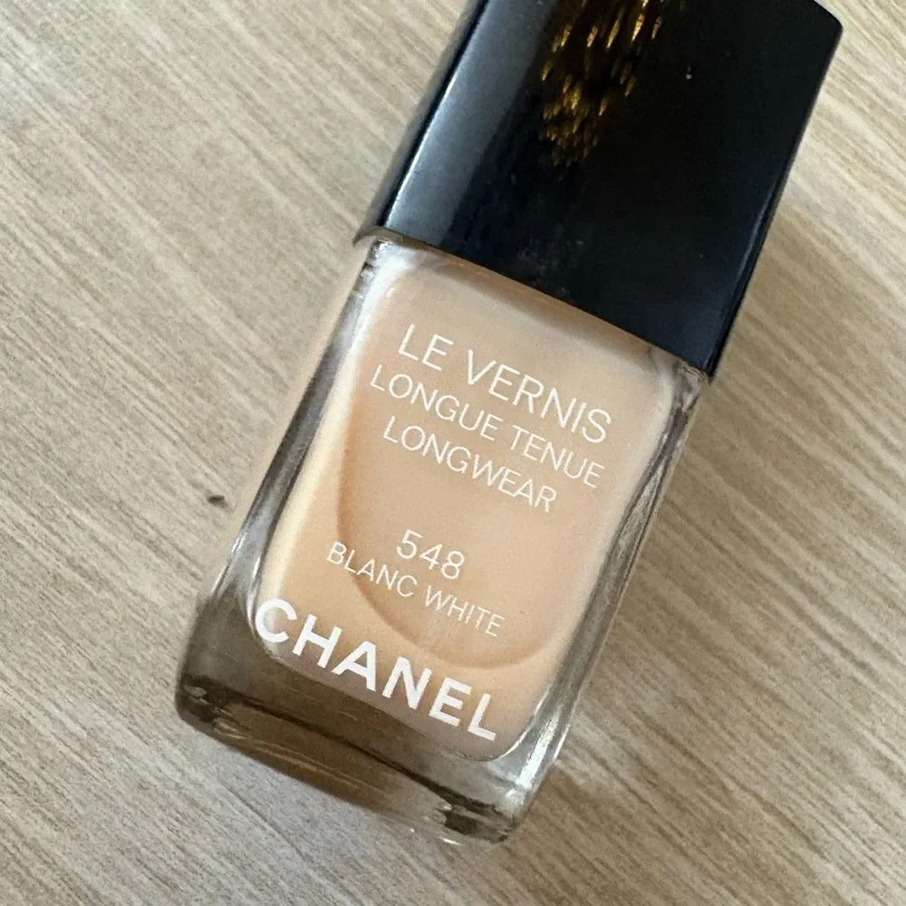 New Chanel Le Vernis Nail Polish - #548 blanc white